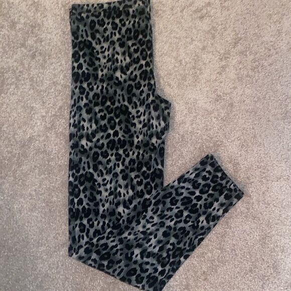 Forever 21 Leopard Leggings!  - Picture 5 of 9